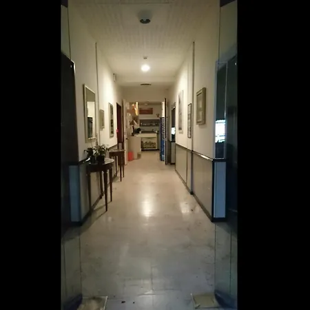 Otel Riviera *